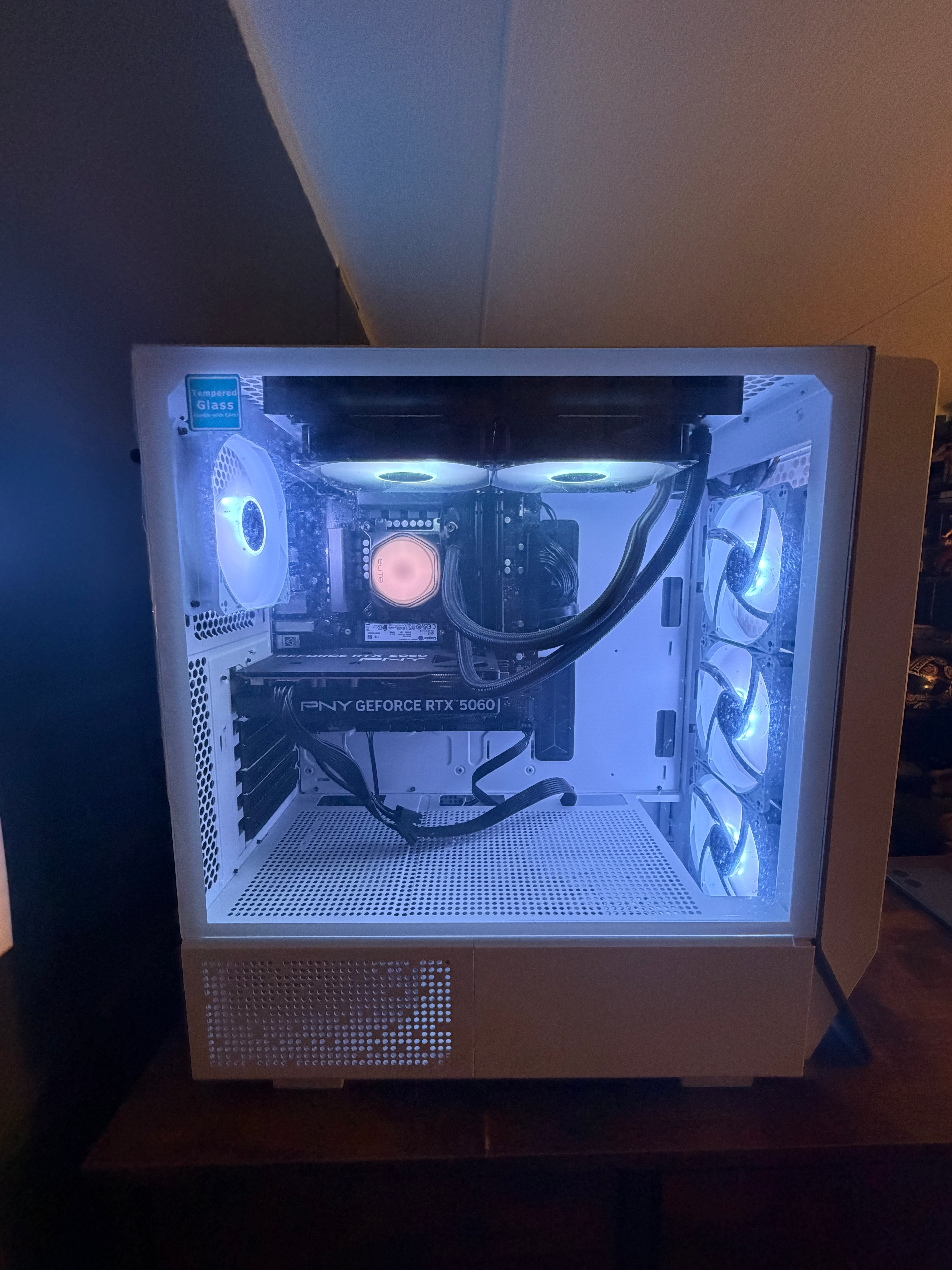 Apollo || Intel I7 13700F/Geforce RTX 5060 32GB Gaming PC.
